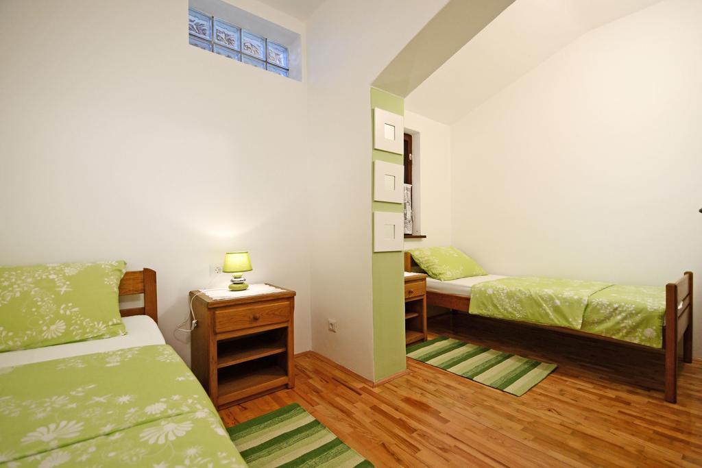 פורץ Apartments Tena חדר תמונה