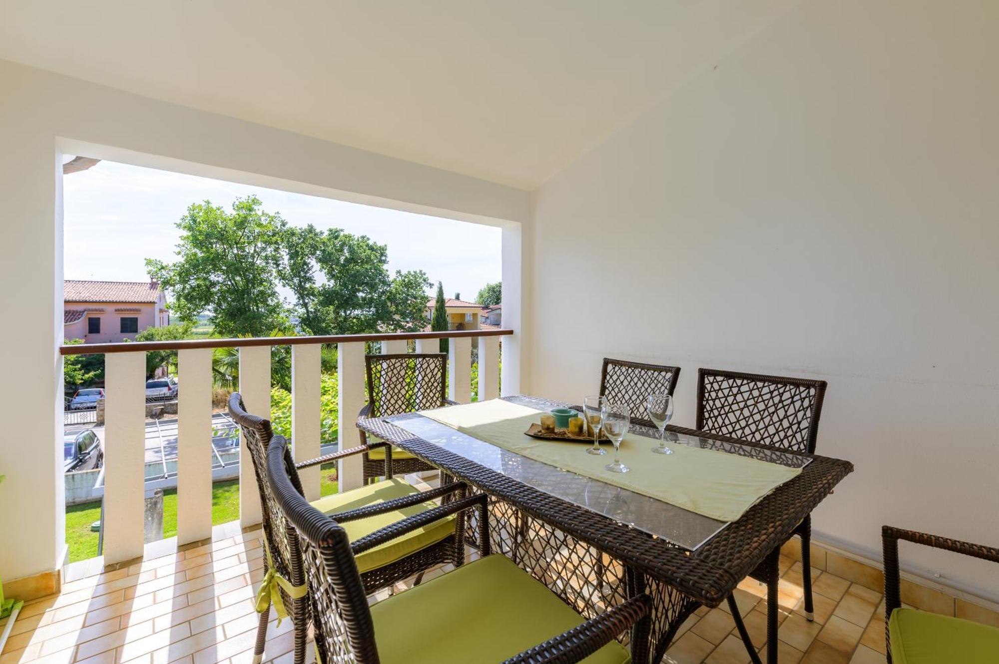 פורץ Apartments Tena מראה חיצוני תמונה
