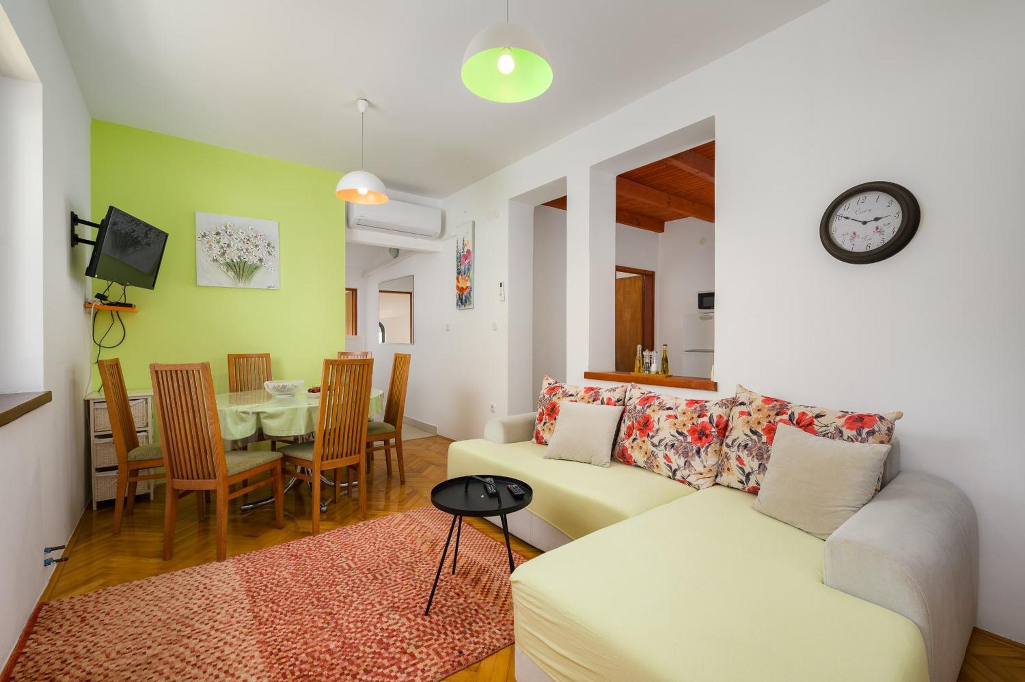 פורץ Apartments Tena מראה חיצוני תמונה