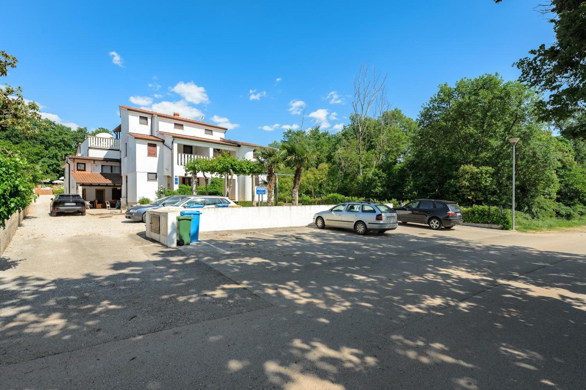 פורץ Apartments Tena מראה חיצוני תמונה