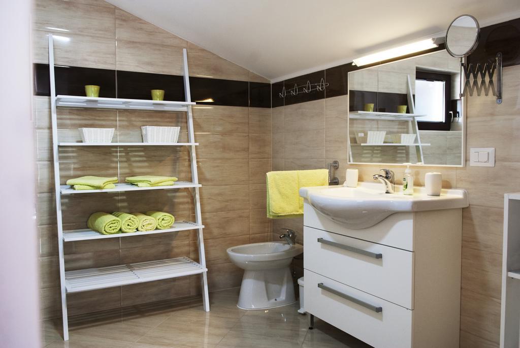 פורץ Apartments Tena מראה חיצוני תמונה