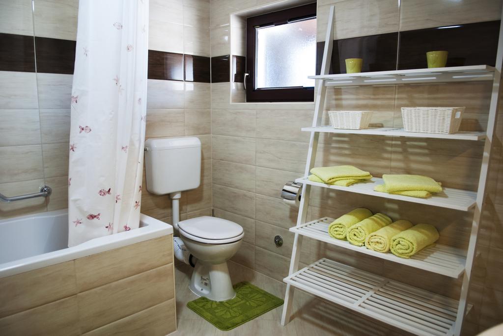 פורץ Apartments Tena מראה חיצוני תמונה