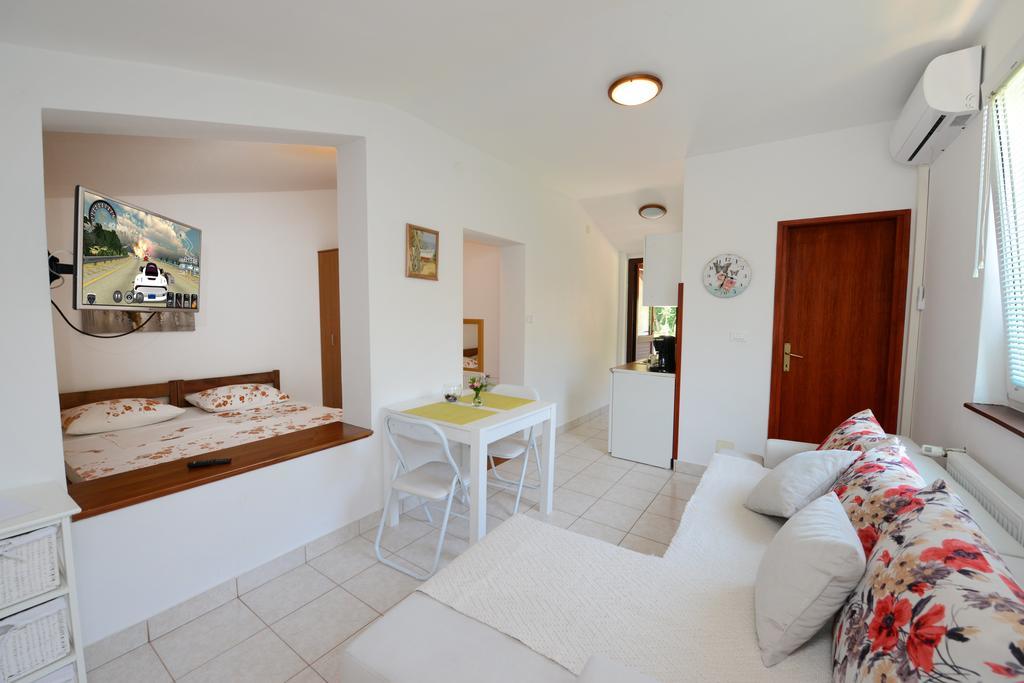 פורץ Apartments Tena מראה חיצוני תמונה