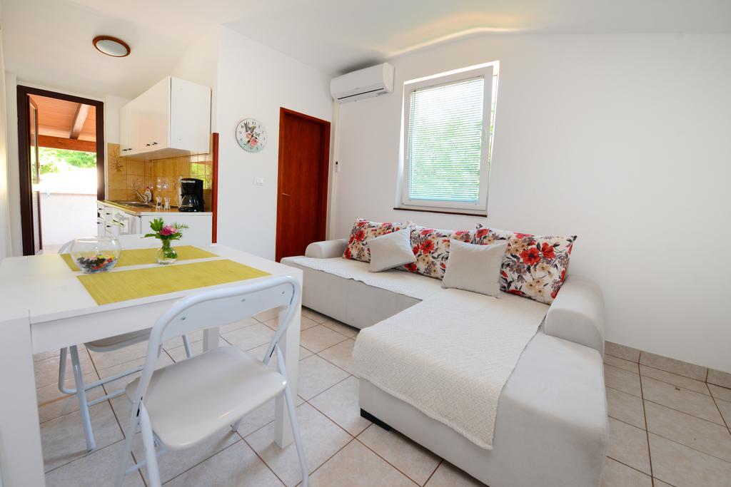 פורץ Apartments Tena מראה חיצוני תמונה